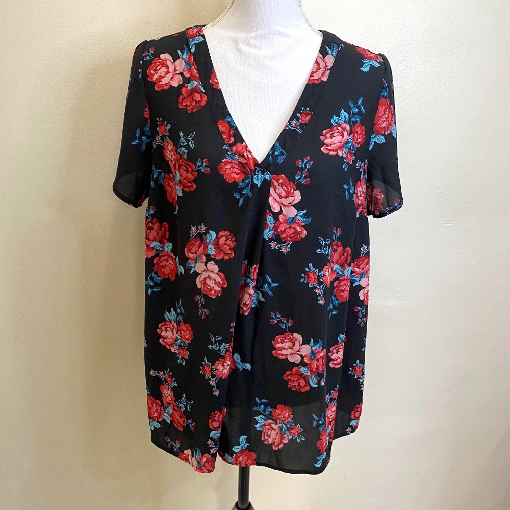 Torrid Black Red Floral Blouse Top